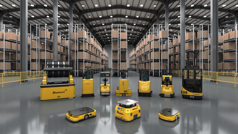 1 瓦力游戏智能搬运机械人产品家族.jpg